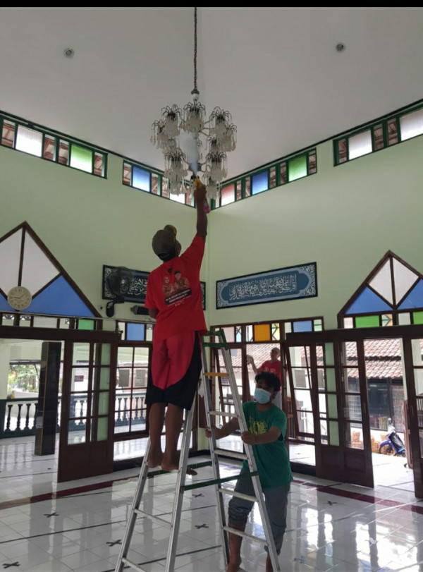 Bersih2 di Masjid Al Hidayah Manukan Padukuhan Manukan